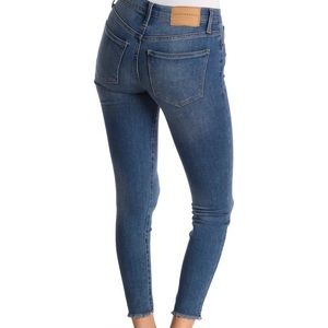 Women’s Lucky brand jeans
